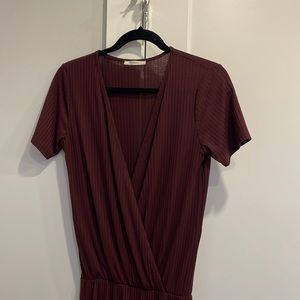 Zara Trafalug Burgundy Romper. Cute, Comfy, Lightweight. size Medium